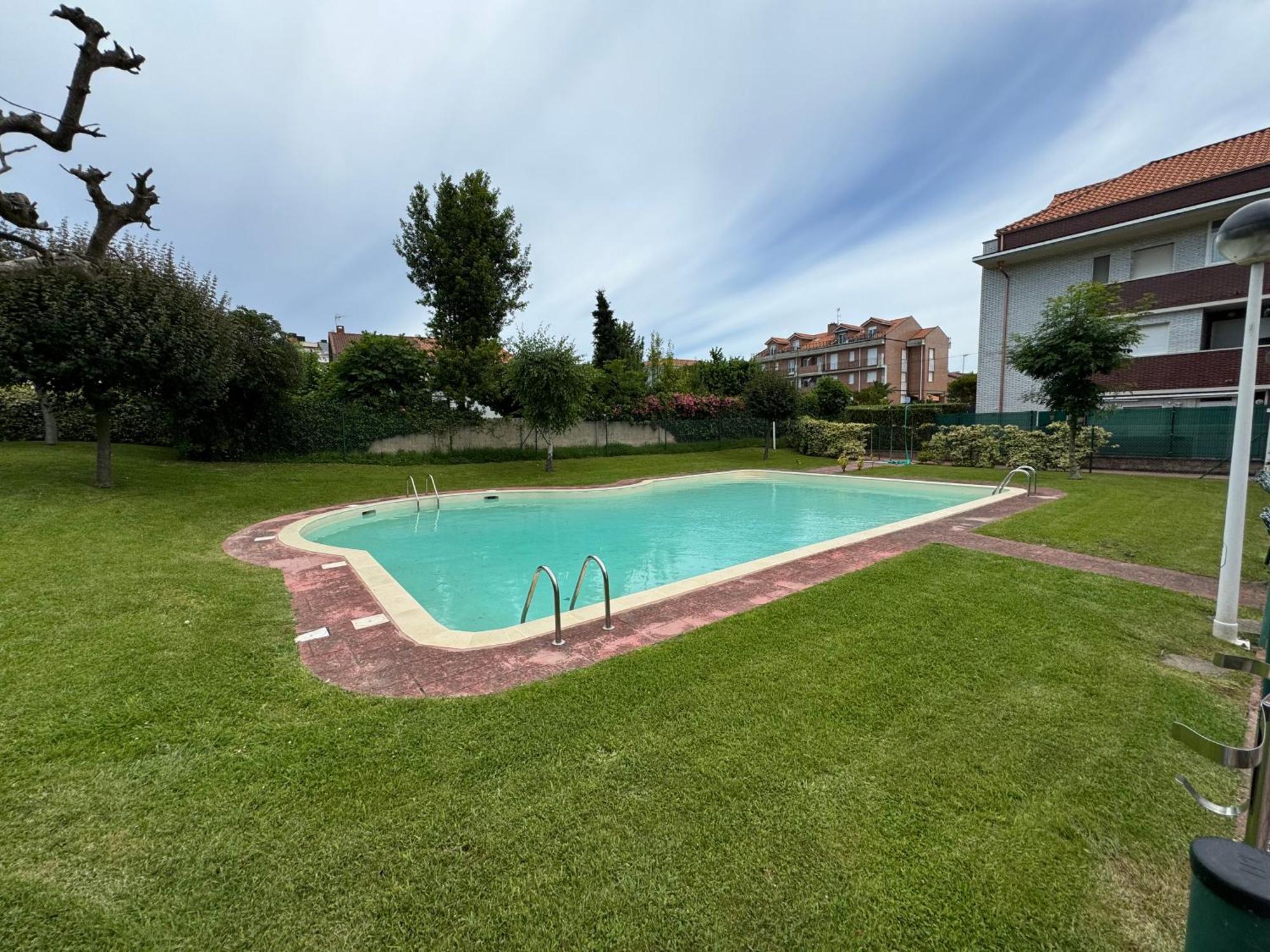 דירות סואנסס Garaje Y Piscina Comunitaria! מראה חיצוני תמונה