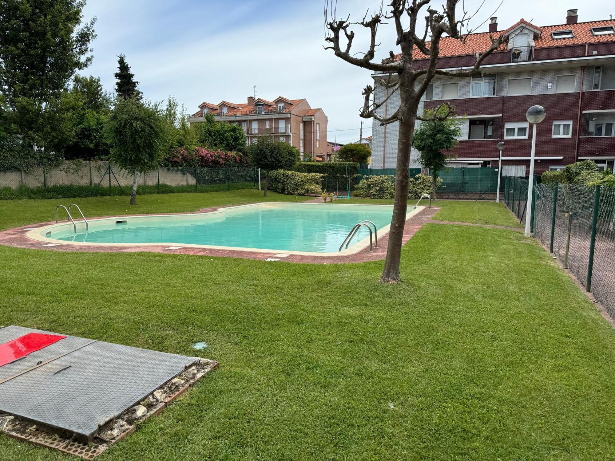 דירות סואנסס Garaje Y Piscina Comunitaria! מראה חיצוני תמונה